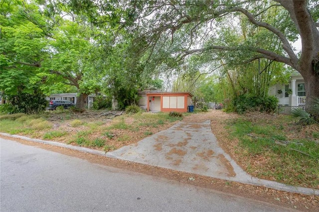 3027 W Helen Avenue, TAMPA