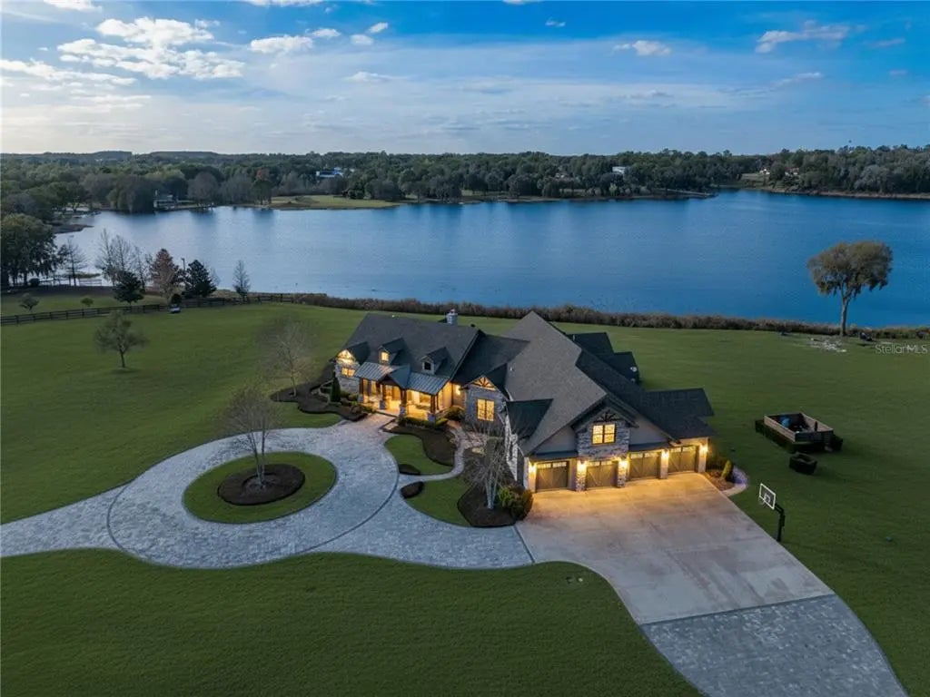 22151 Lake Seneca Road, EUSTIS