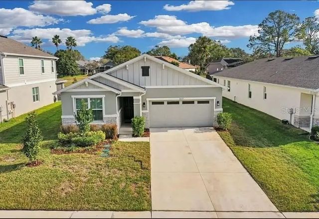 10157 Spring Lake Drive, CLERMONT