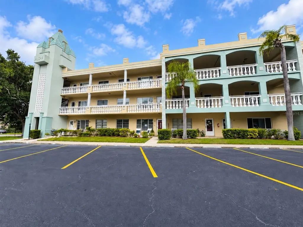 2330 Ecuadorian Way 32, CLEARWATER