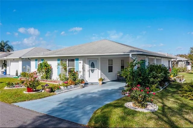 1690 Colonnades Circle N, LAKELAND