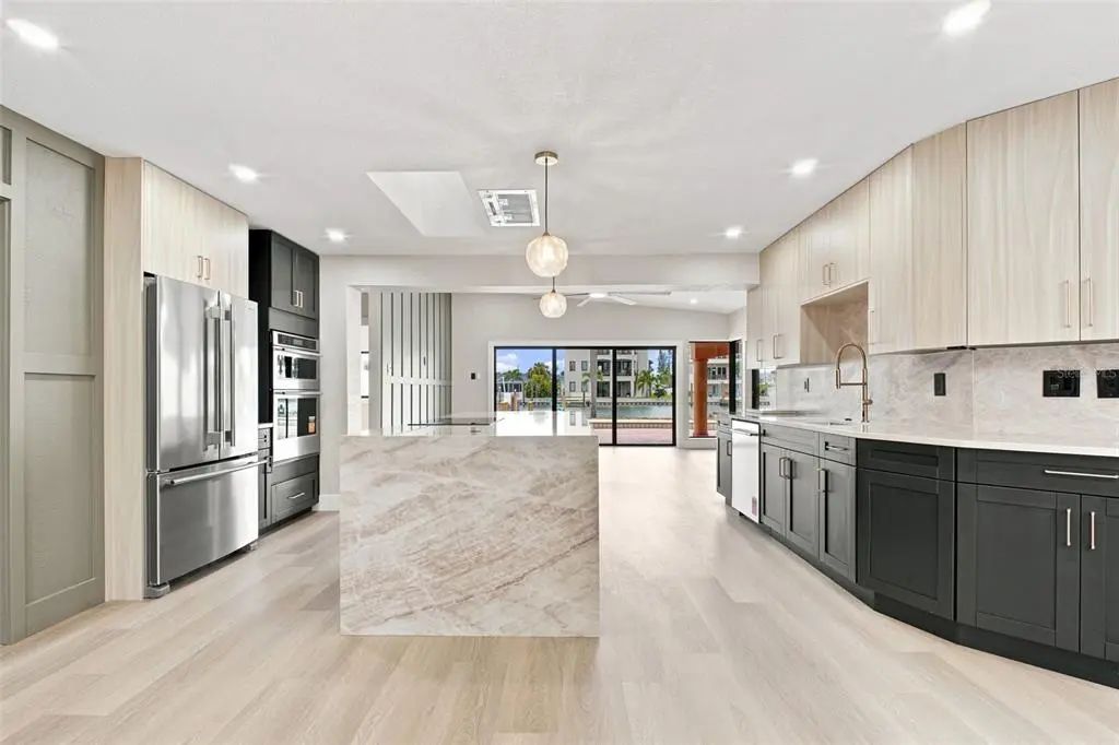 16 of 73 - 15918 Redington Drive, REDINGTON BEACH, FL