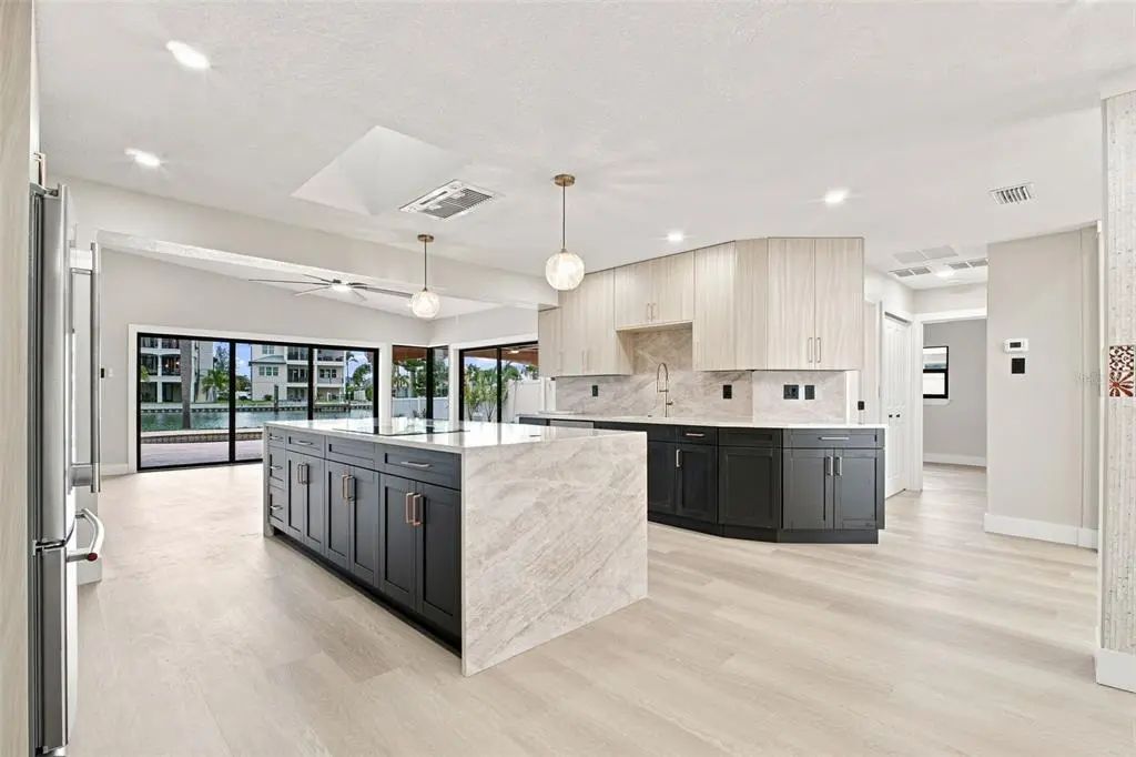 17 of 73 - 15918 Redington Drive, REDINGTON BEACH, FL