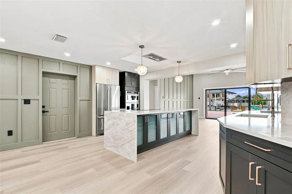 19 of 73 - 15918 Redington Drive, REDINGTON BEACH, FL