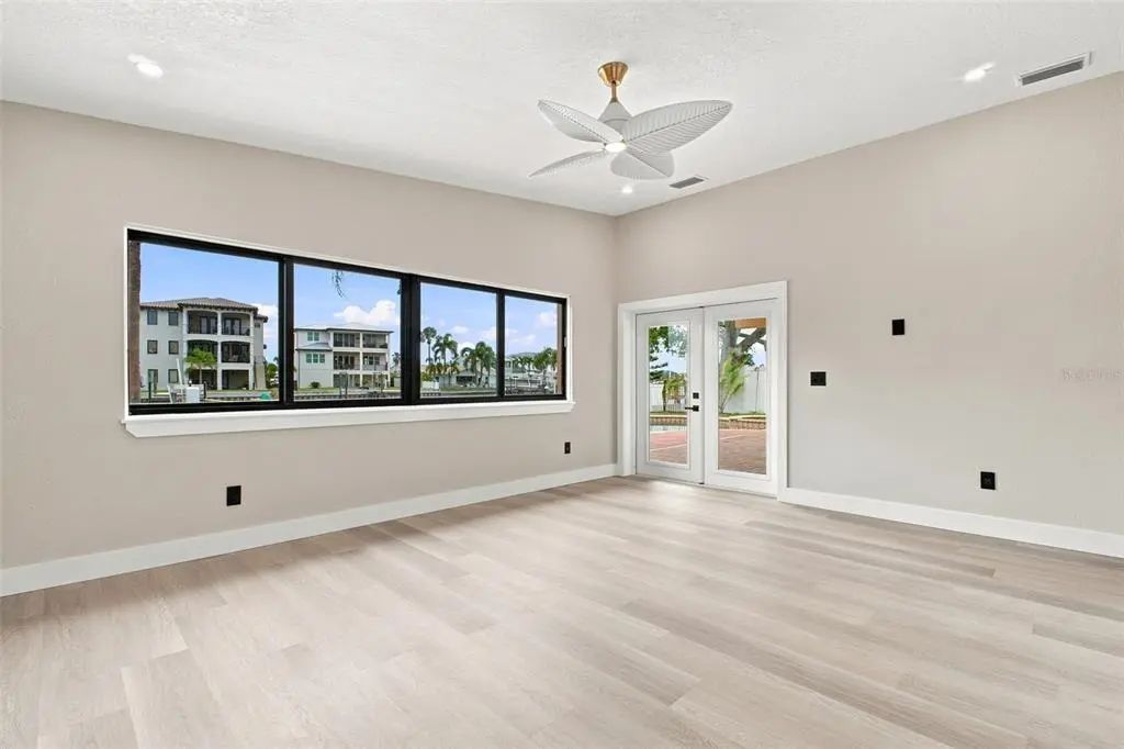 29 of 73 - 15918 Redington Drive, REDINGTON BEACH, FL