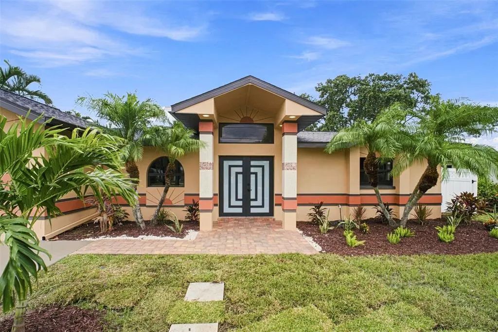 3 of 73 - 15918 Redington Drive, REDINGTON BEACH, FL