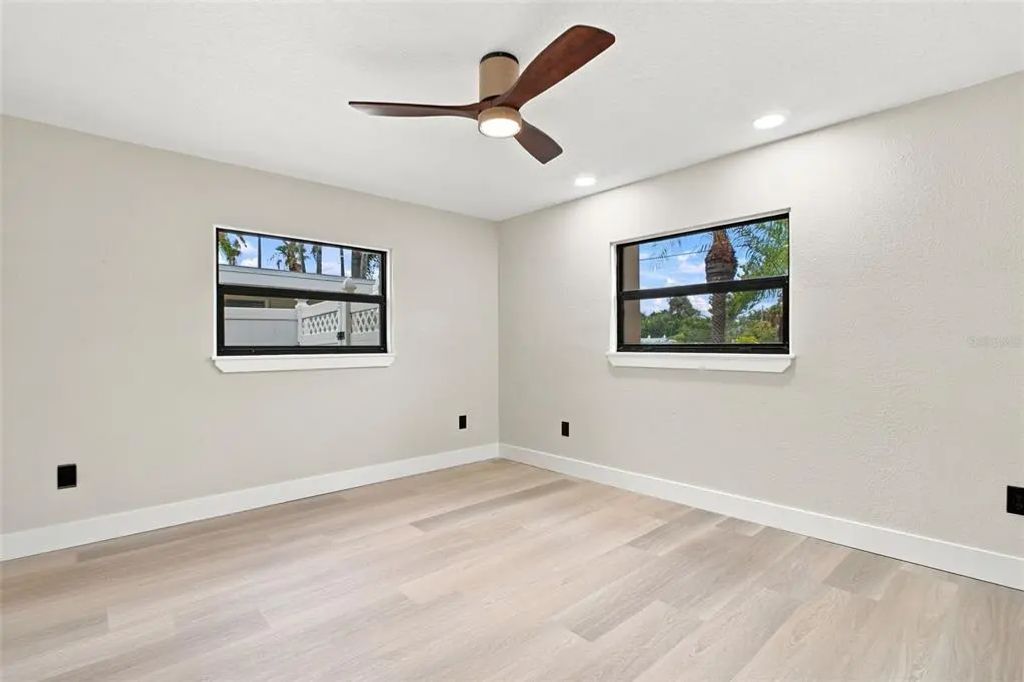 41 of 73 - 15918 Redington Drive, REDINGTON BEACH, FL