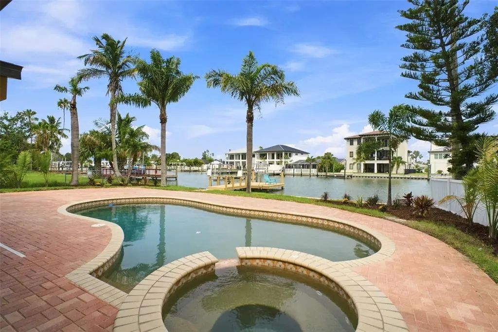 49 of 73 - 15918 Redington Drive, REDINGTON BEACH, FL