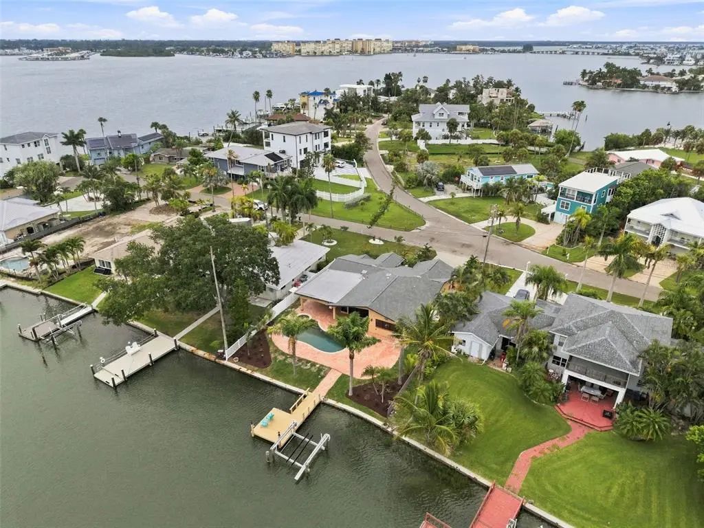 65 of 73 - 15918 Redington Drive, REDINGTON BEACH, FL