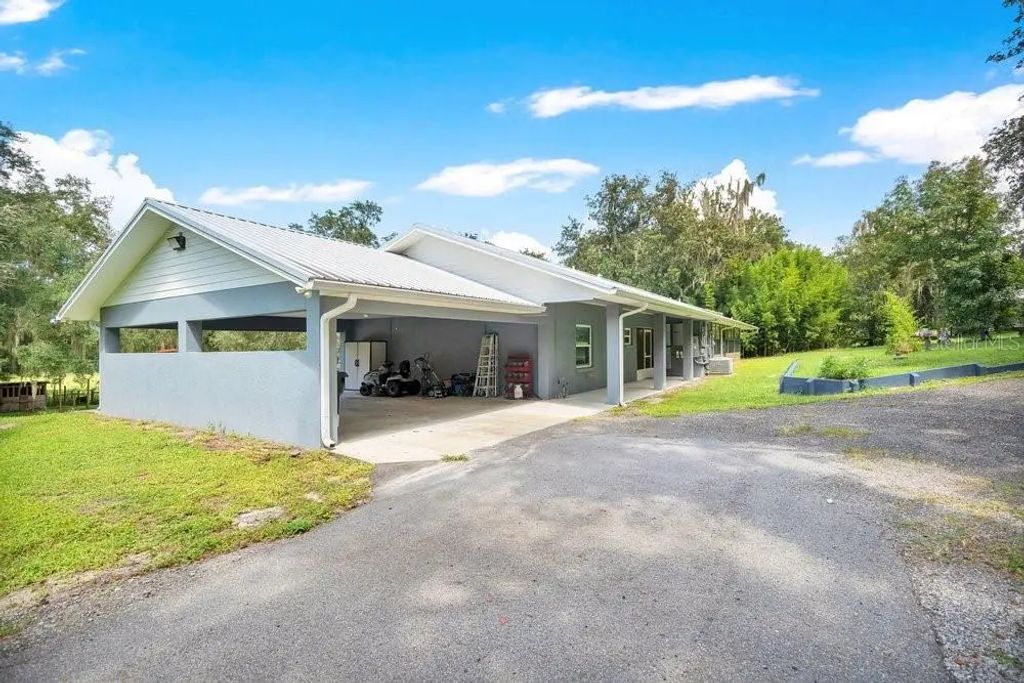 2391 Banana Street, DELAND