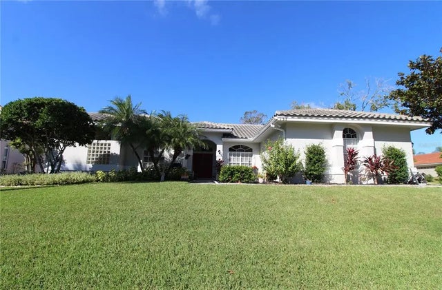 137 Woodcreek Drive E, SAFETY HARBOR