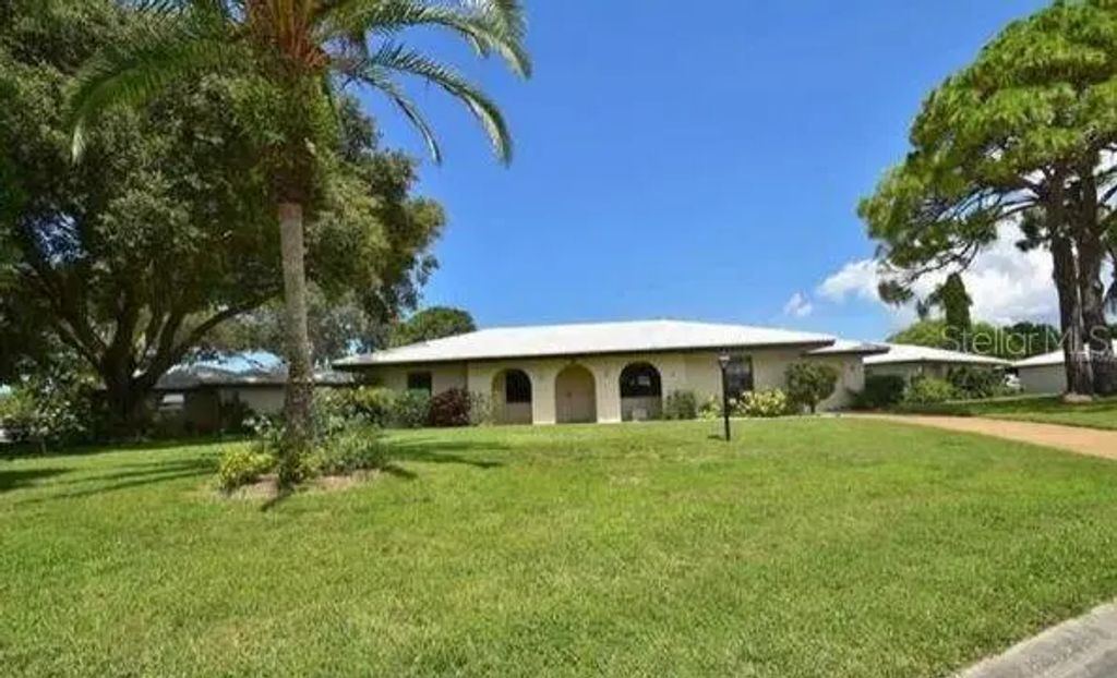 635 Leger Drive 635, NOKOMIS