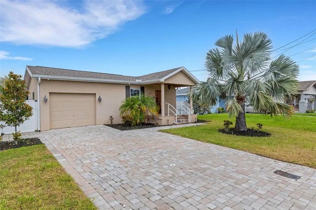 2707 W Leroy Street, TAMPA