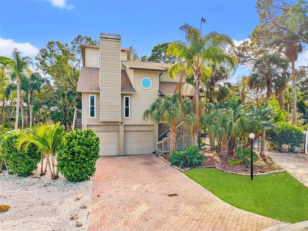 720 Natalie Lane, PALM HARBOR