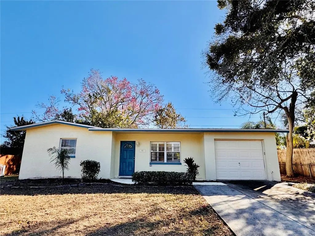 12 Lake Shore Drive, PALM HARBOR
