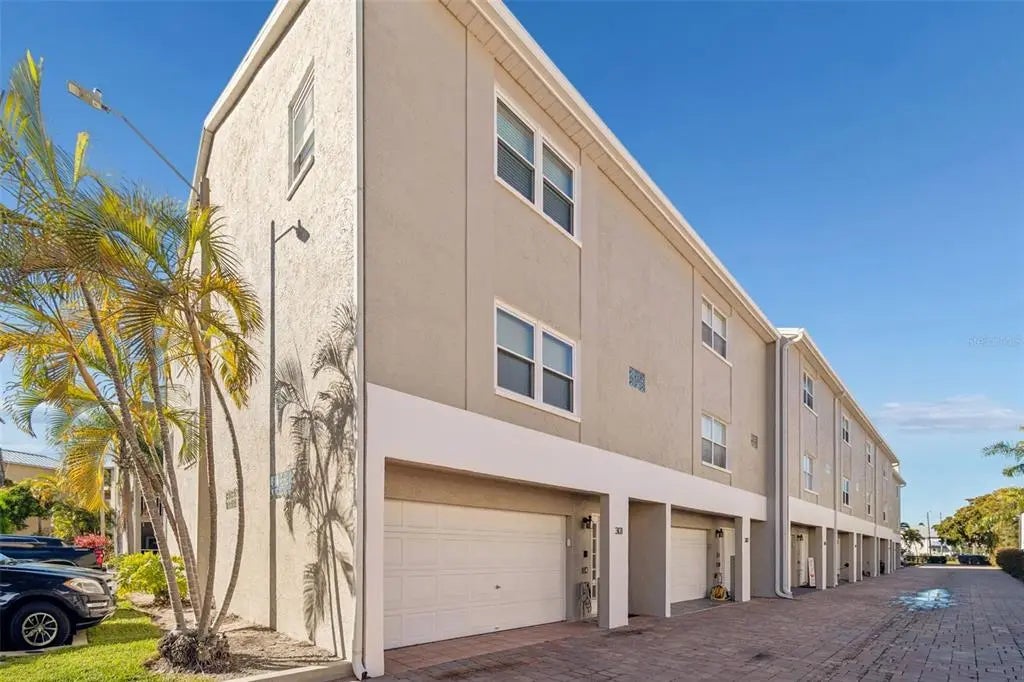 1117 Pinellas Bayway S 301, ST PETERSBURG