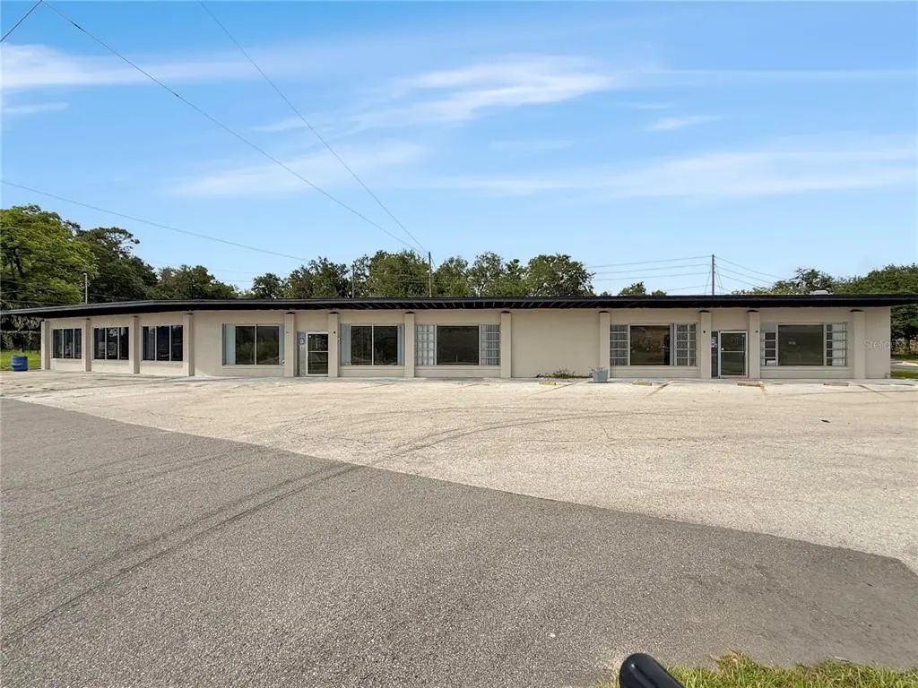 835 S Us Highway 27, LADY LAKE