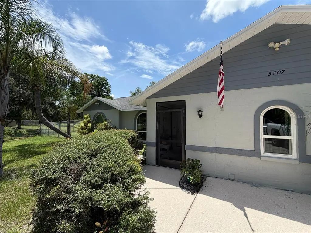 3707 36th Street E, BRADENTON