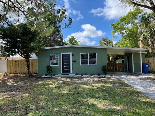 6810 10th Street N, ST PETERSBURG