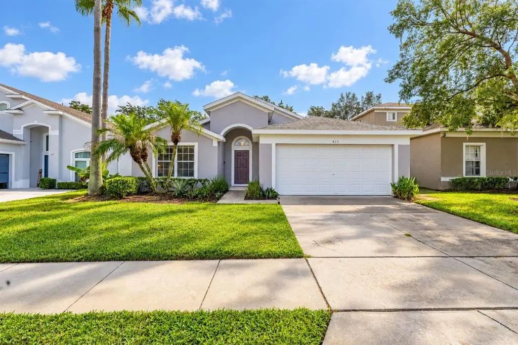 425 Castlemain Circle, DAVENPORT