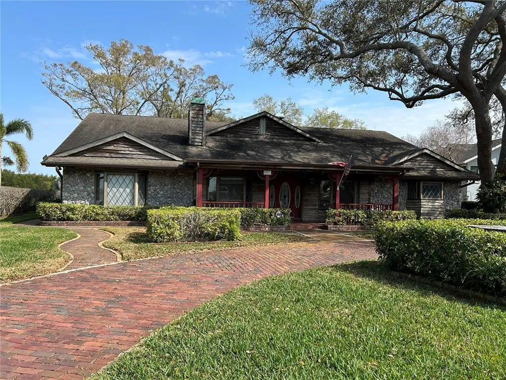 9087 Baywood Park Drive, SEMINOLE