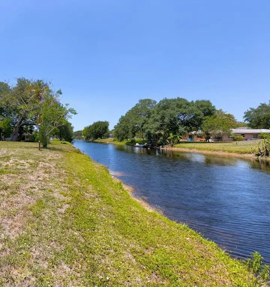 231 Caddy Road, ROTONDA WEST