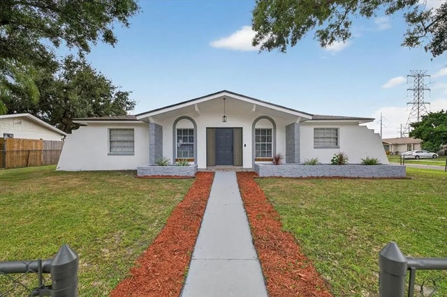 8609 Fish Lake Road, TAMPA