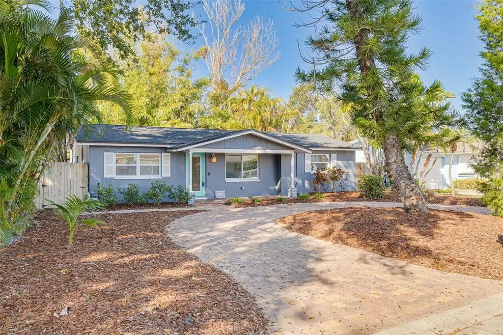 2004 Douglas Avenue, DUNEDIN