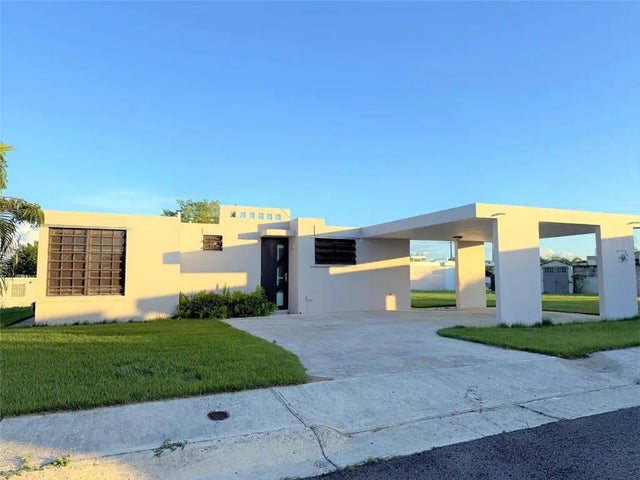 UrbanizaciĂłn Brisas De Ca Calle Ceiba 17, AGUADILLA