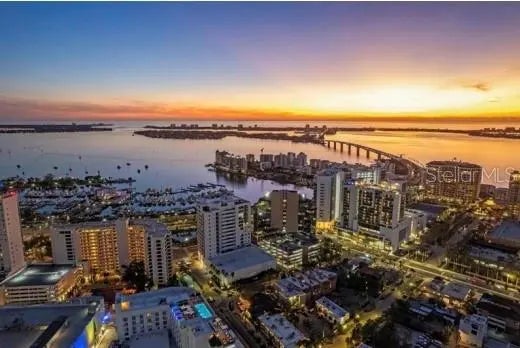 1335 2nd Street 301, SARASOTA