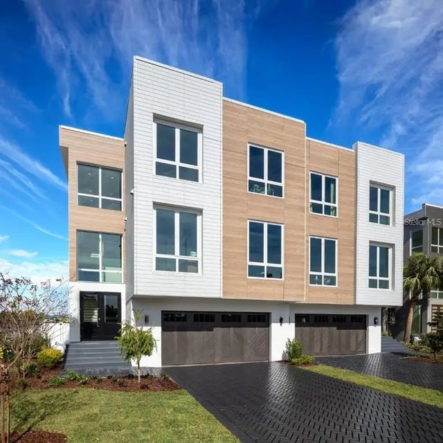 324 Capri Boulevard, TREASURE ISLAND