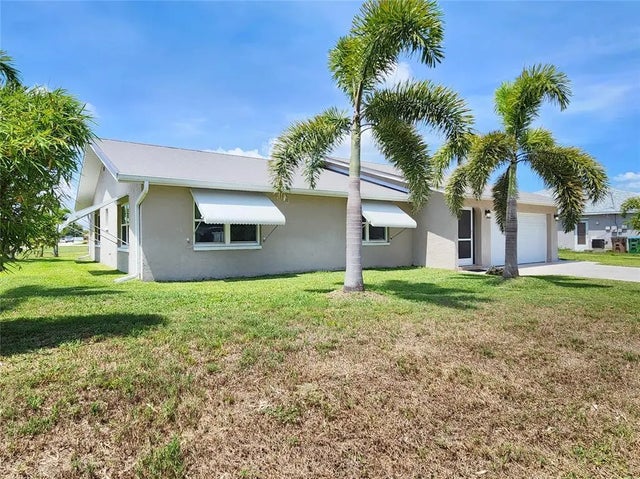1207 Se 27th Terrace, CAPE CORAL
