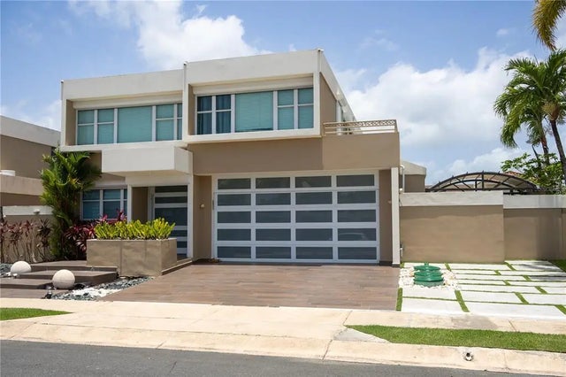 Calle Mantarraya, DORADO