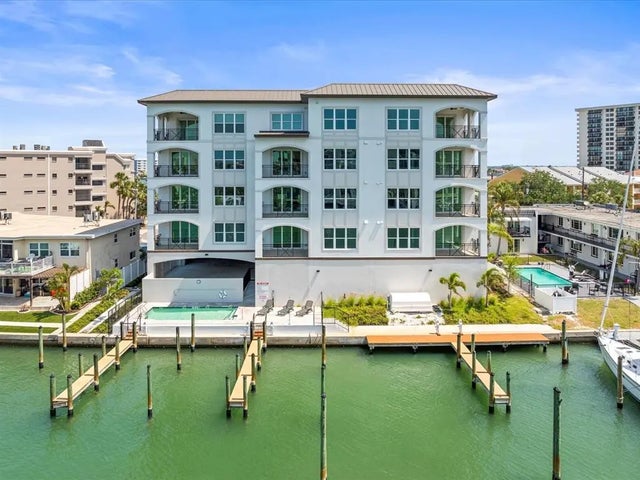 211 Dolphin Point 403, CLEARWATER BEACH