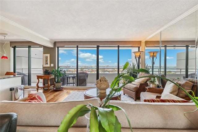 5950 Pelican Bay Plaza S Ph-2f, GULFPORT