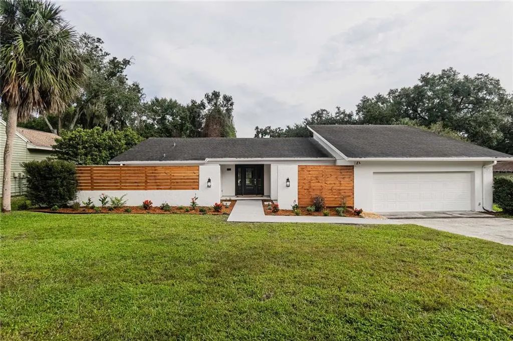 832 Brookwood Drive, LAKELAND