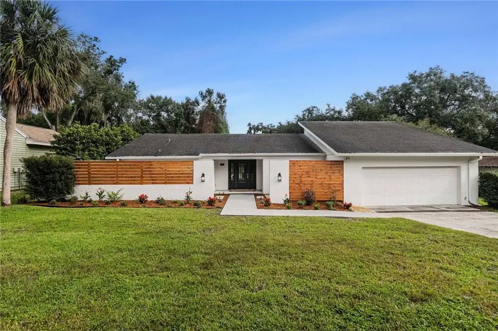 832 Brookwood Drive, LAKELAND