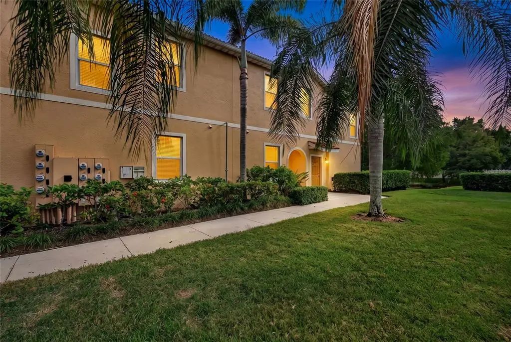 3707 Parkridge Circle 7-106, SARASOTA