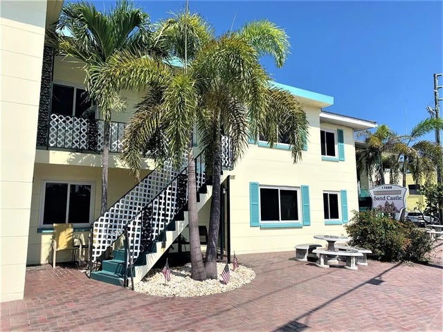 17688 Gulf Boulevard 201, REDINGTON SHORES
