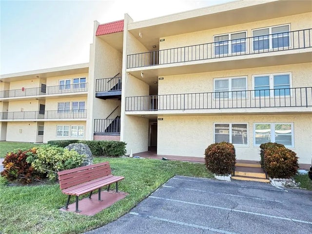 12200 Vonn Road 2105, LARGO