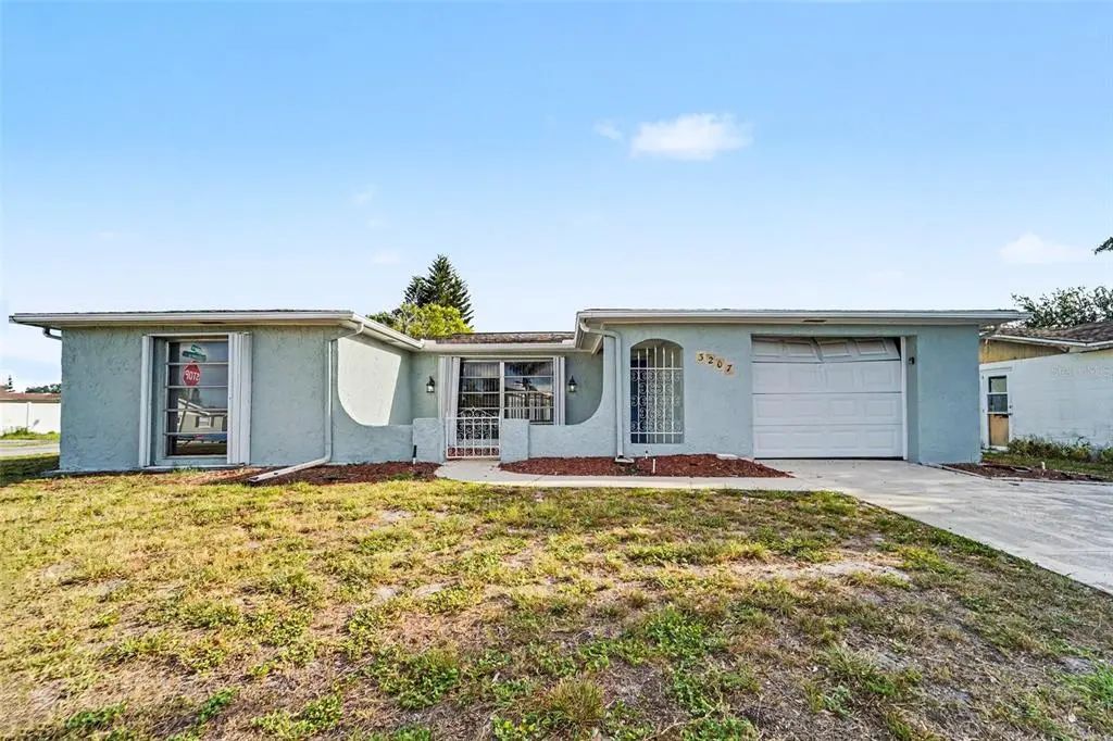 3207 Salisbury Drive, HOLIDAY