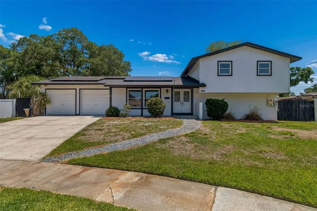 7111 Gateway Court, TAMPA