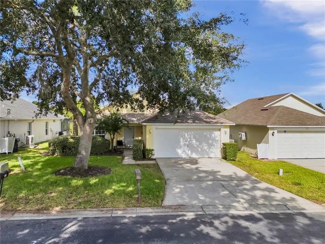 324 Casterton Circle, DAVENPORT