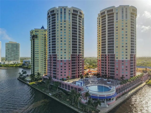 2745 1st Street 111, FORT MYERS
