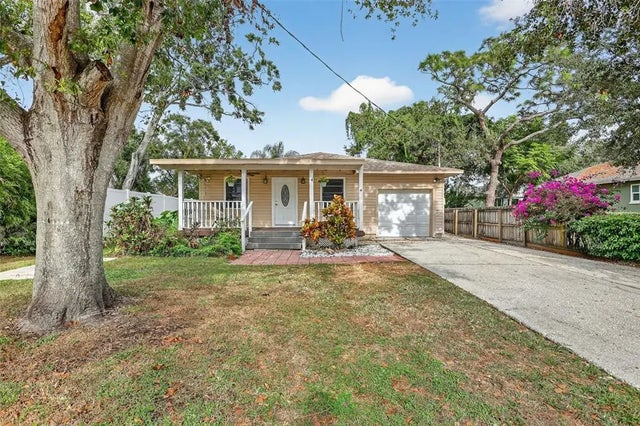 6220 W Thorpe Street, TAMPA