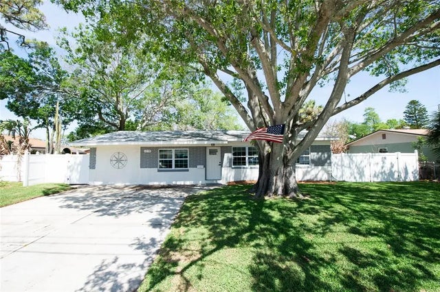 1779 Shore Acres Boulevard Ne, ST PETERSBURG