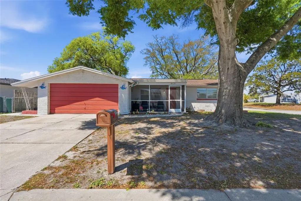 9825 Lakeside Lane, PORT RICHEY