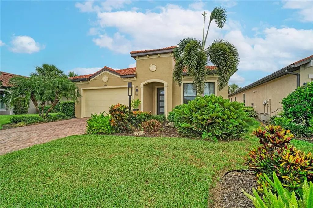 10121 Marbella Drive, BRADENTON