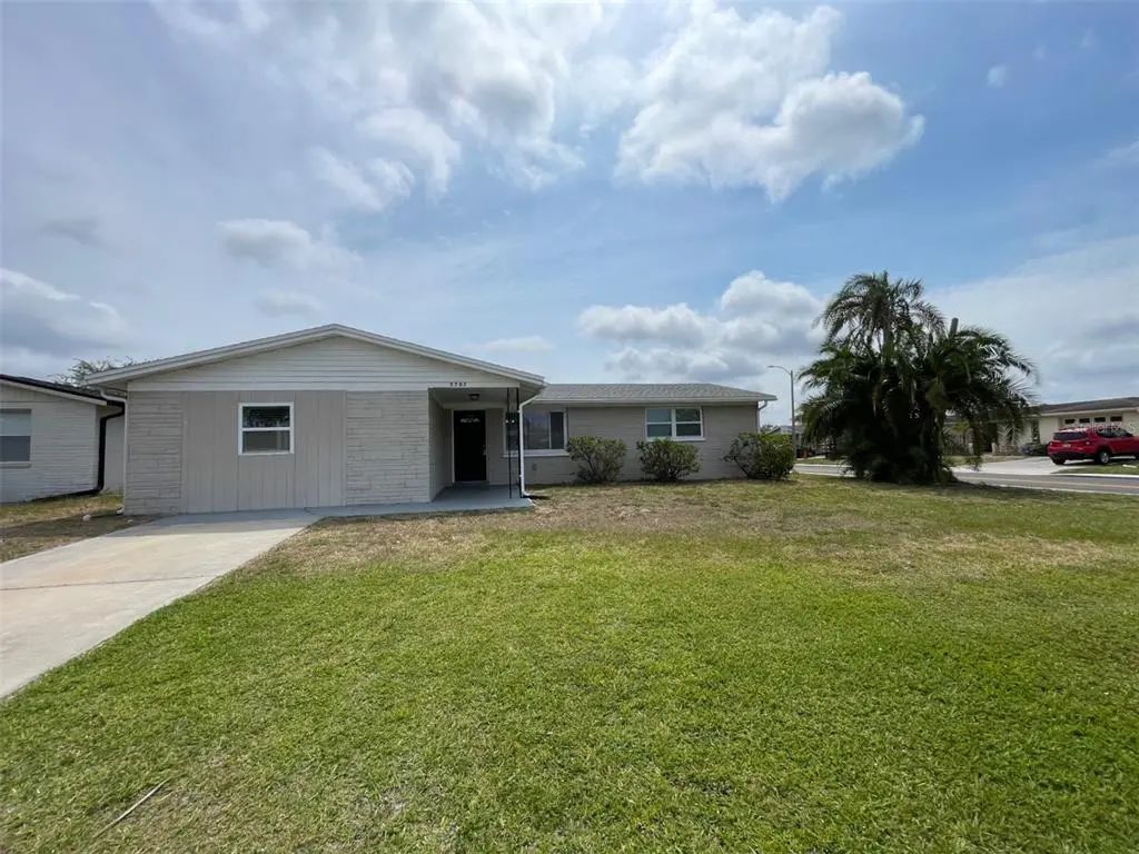2702 Druid Place, HOLIDAY
