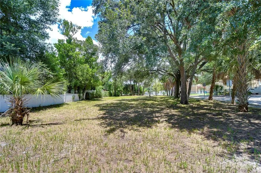 1522 E 26th Avenue, TAMPA